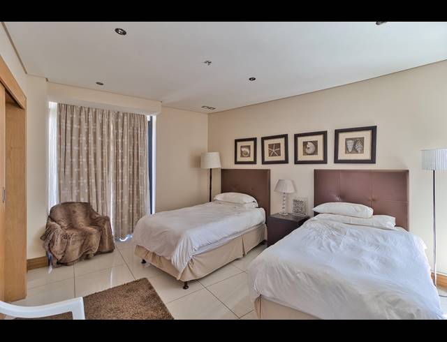2 BEDROOM APARTMENT FOR SALE IN UMHLANGA CENTRAL